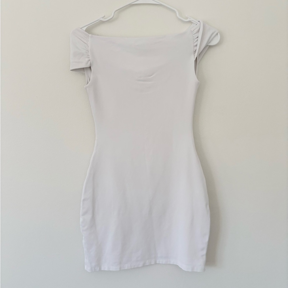 Aritzia White Original Contour Ravish Double Lined Off The Shoulder Dress Medium - Picture 10 of 13